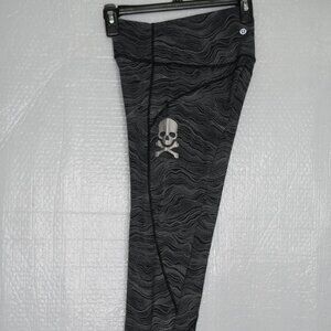 Lululemon x Soulcycle Skull Leggings Black White Silver Crossbones Womens Size 4